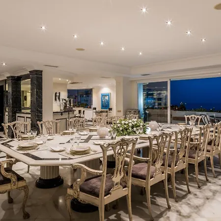 Sky Villa *